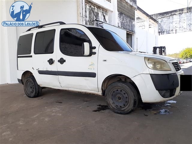 FIAT DOBLO ESSENCE 1.8 2013