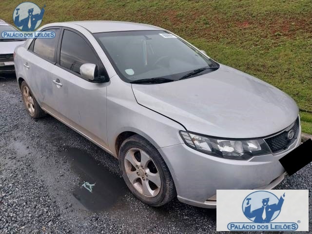 KIA CERATO EX 1.6 2010