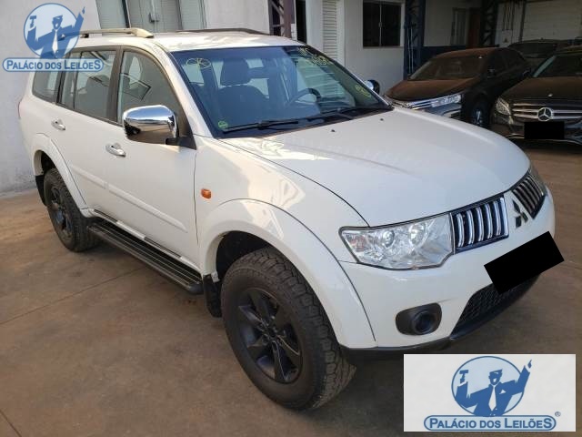 MITSUBISHI PAJERO DAKAR AT 3.2 2013